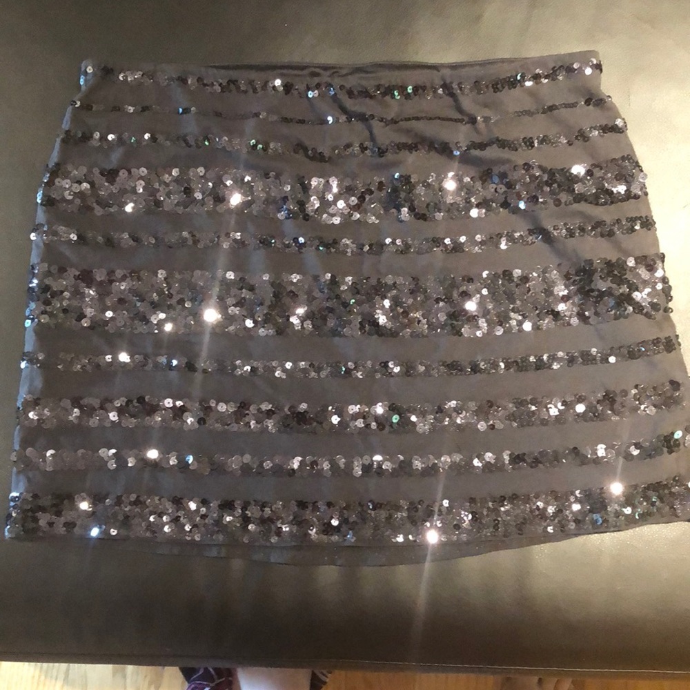 Grey sequins skirt